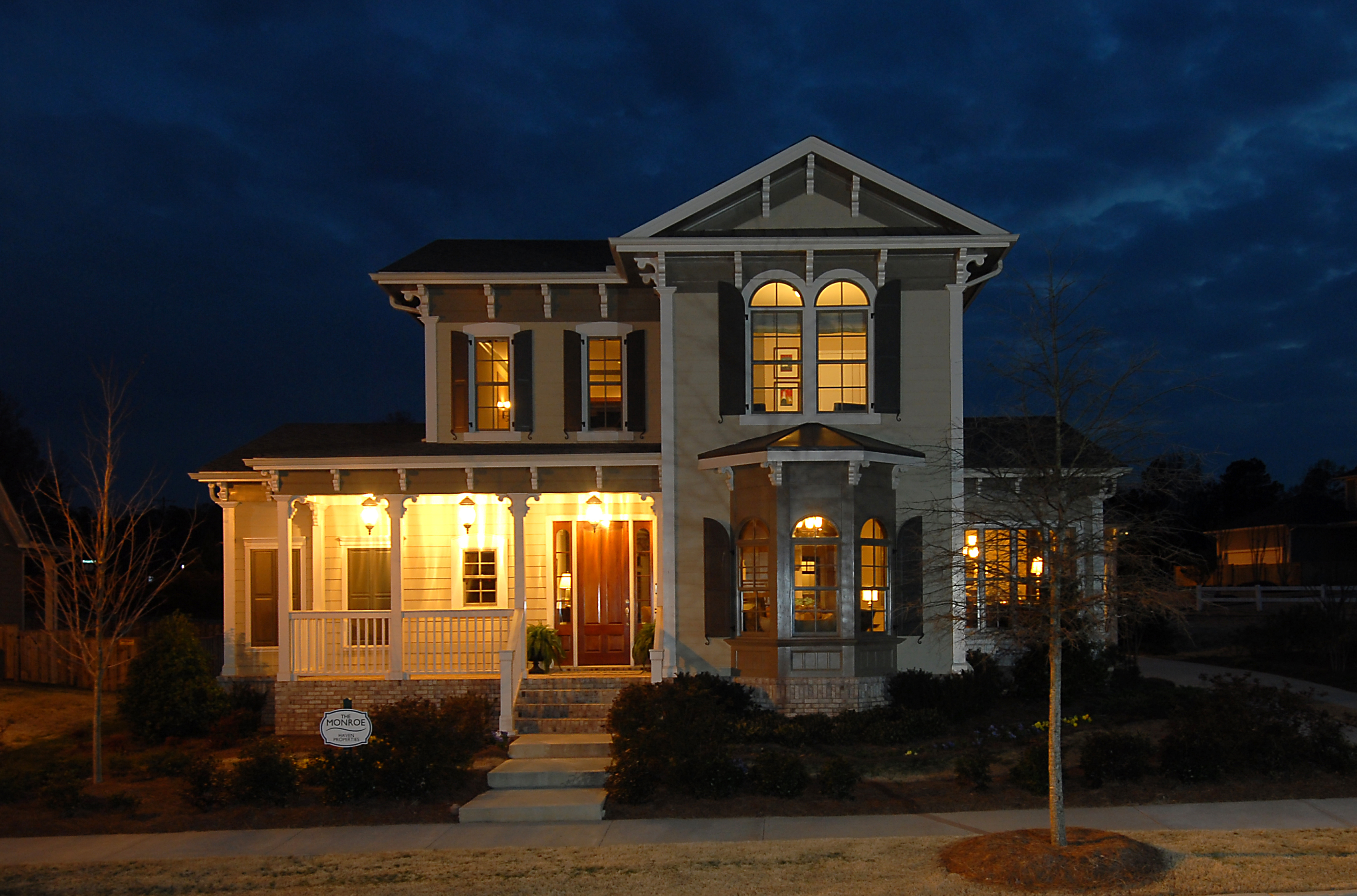 exterior_front_view_image-night